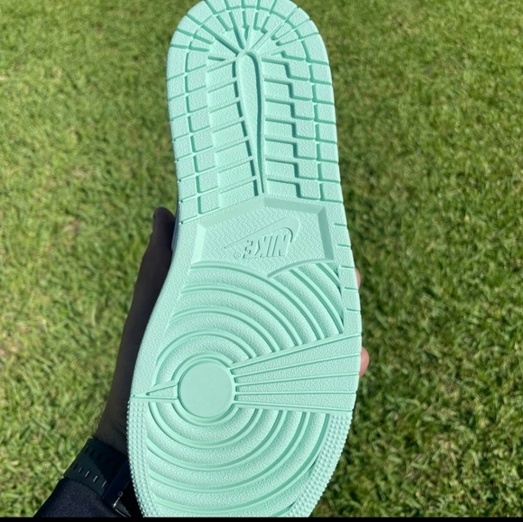 Nike Air Jordan 1 Mid Blue Mint White Navy AJ1 Size 10.5 MEN 554724-413 - Picture 8 of 8